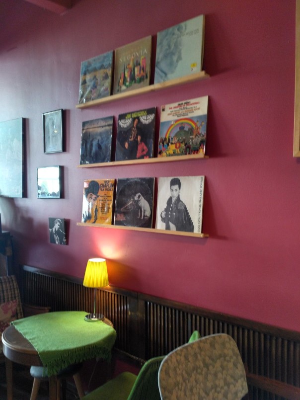 Kolory i winyle &ndash; odwiedzamy Vinyl Cafe we Wrocławiu