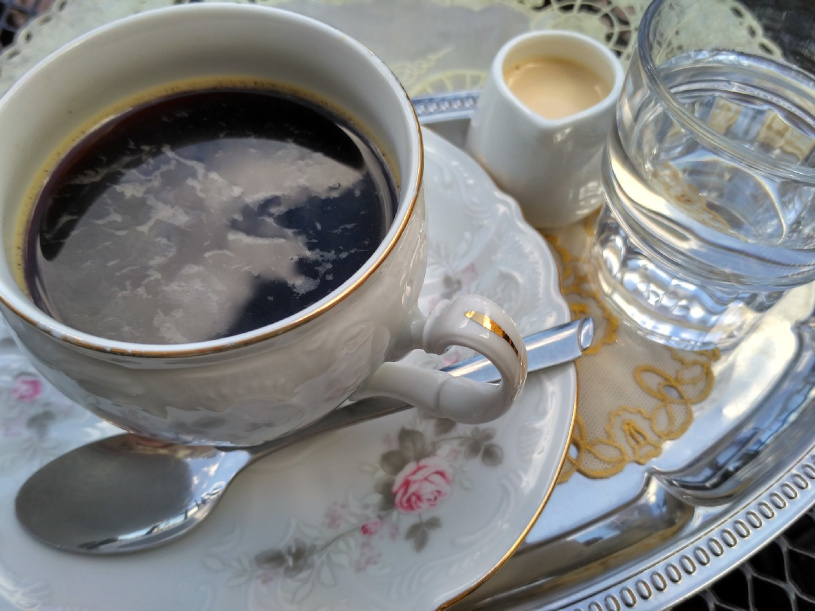 Kawa w ciąży - czy kofeina może zaszkodzić dziecku i mamie?