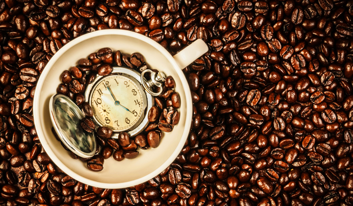 Pij kawę lecz dopiero po dziewiątej