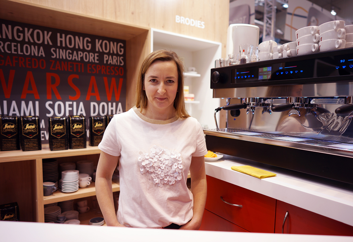 A na koniec namówił mnie na spróbowanie własnych sił w technice Latte Art, czegóż się nie robi dla dobra serwisu;)