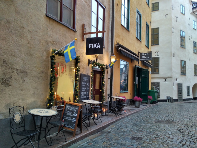 Celebracja kawy w Szwecji, czyli Fika