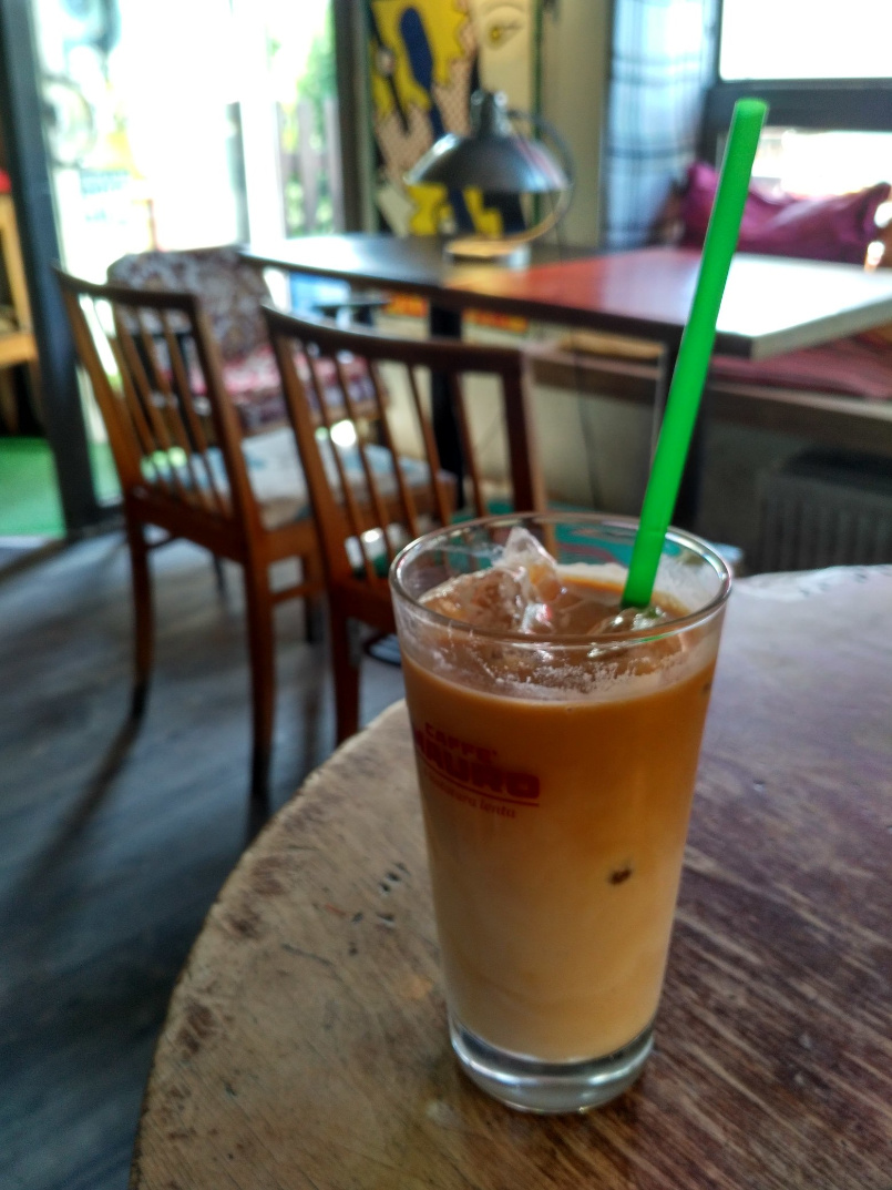 &bdquo;Pochwała niekonsekwencji&rdquo; - sąsiedzka kawiarnia na Ochocie