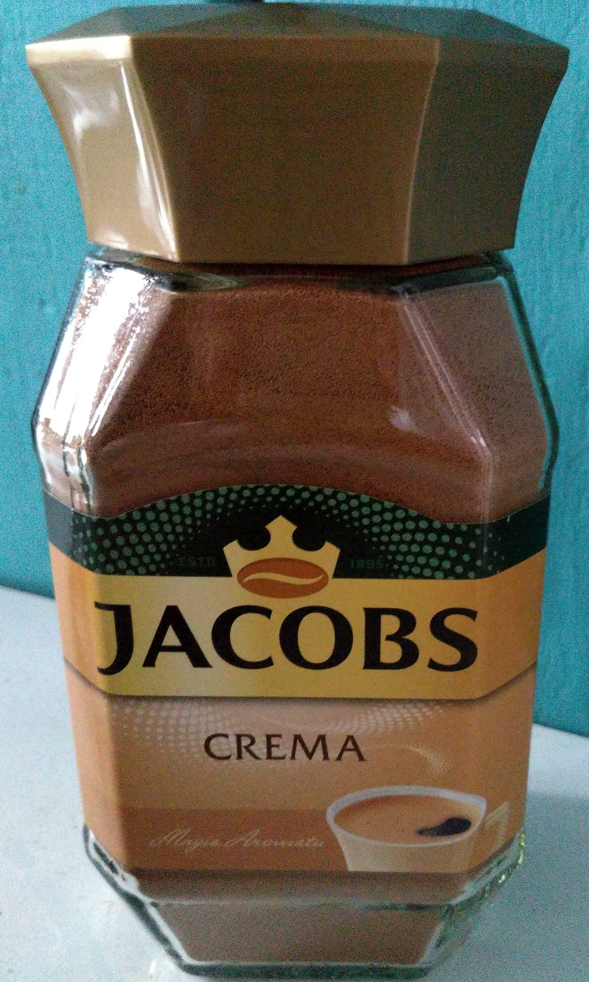 Zdjęcie opakowania kawy rozpuszczalnej Jacobs Crema