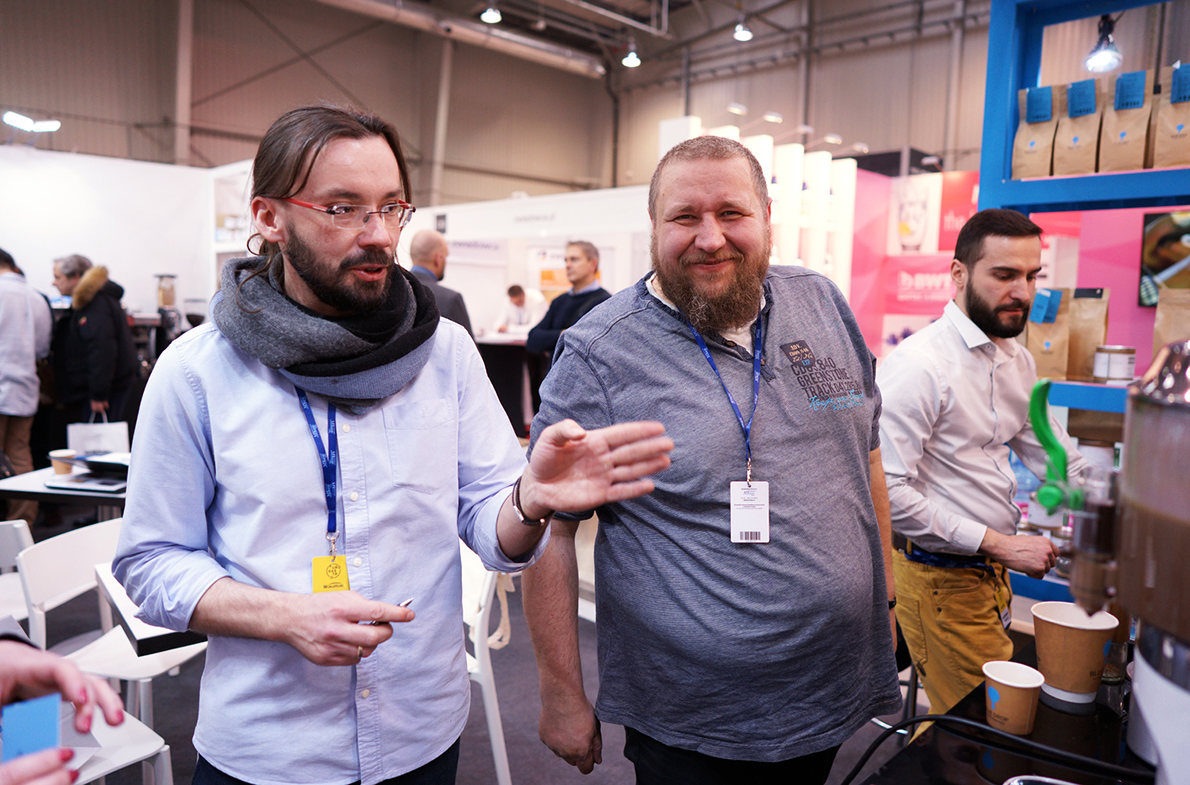 Zamieniliśmy kilka słów z właścicielami, dowiedzieliśmy się o dwóch nowych kawach, które z chęcią opiszemy na cie-kawej.