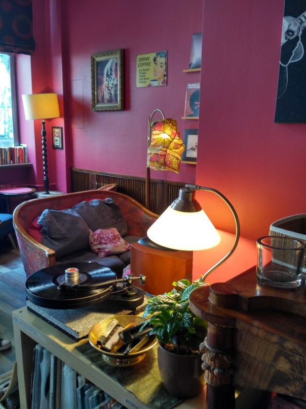 Kolory i winyle &ndash; odwiedzamy Vinyl Cafe we Wrocławiu