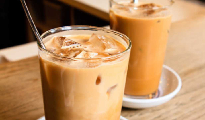 Mrożona kawa z puszki