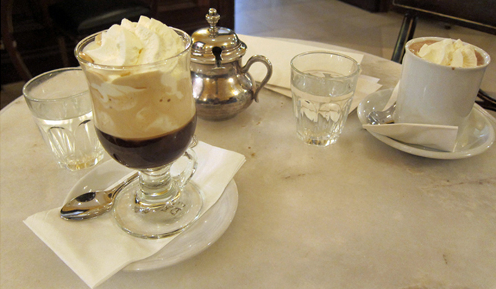 Einspänner – kawa, którą polecam w Wiedniu